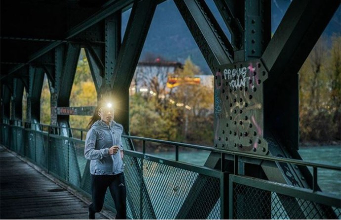 Naglavna svjetiljka Ledlenser NEO1R