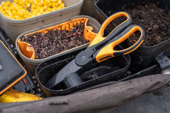 Nůžky na Žížaly Guru Worm Scissors