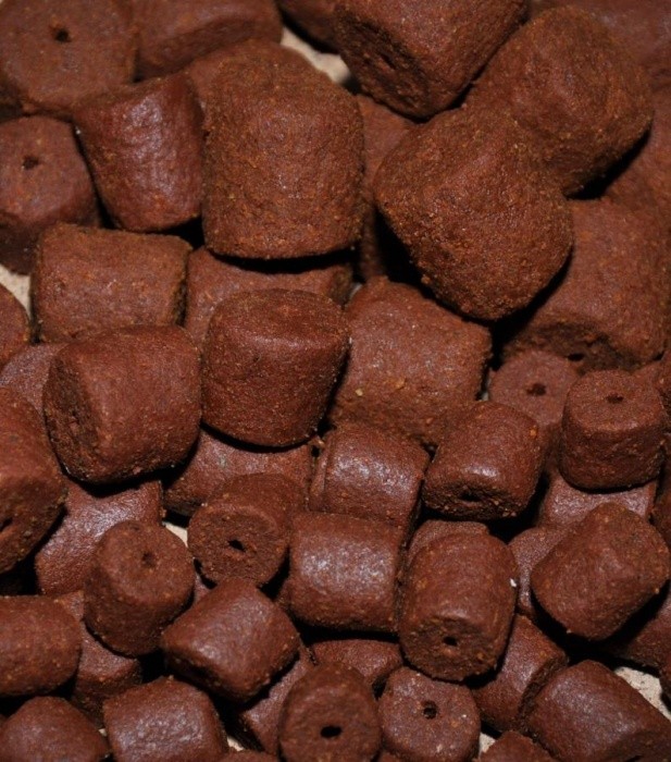 Pelete Mikbaits Red Fish Halibut 10kg + 100ml Lososový Olej