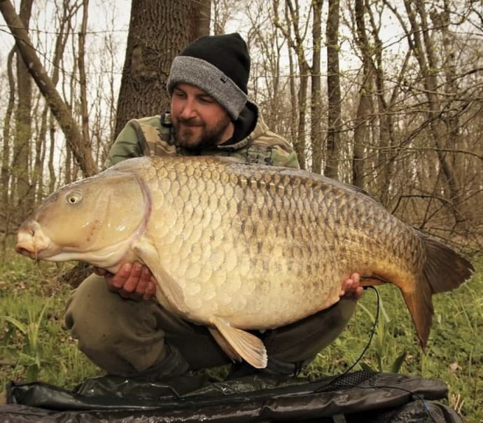 Plovući Boilies Black Carp Pop-Ups 12mm 50gr