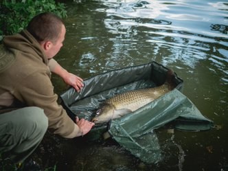 Podloška Giants Fishing Unhooking Mat Gaube