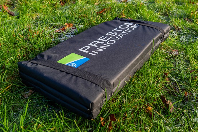 Podloška Preston Fold Away Unhooking Mat