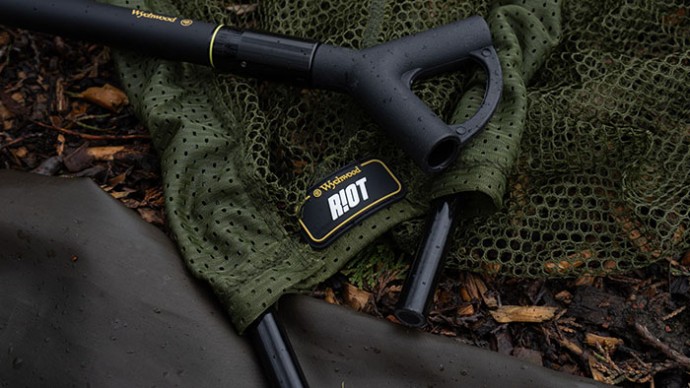 Podmetač Wychwood Riot 42“ 6ft/180cm Landing Net