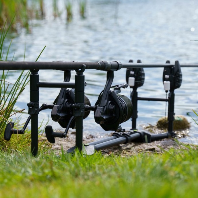 Postolje za štapove Avid Carp Revolve Super Low Pod