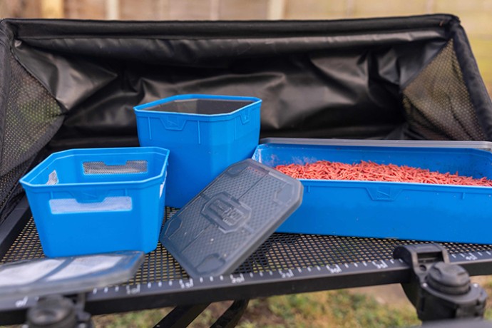 Posuda za Mamce Preston 4Pt Bait Tub