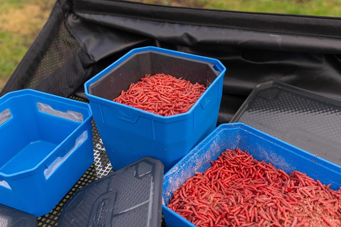 Posuda za Mamce Preston 4Pt Bait Tub