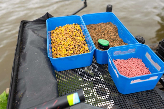 Posuda za Mamce Preston 4Pt Bait Tub