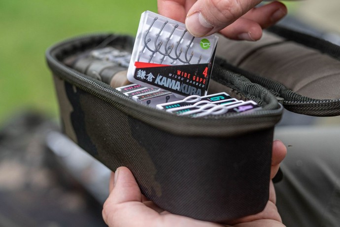 Pouzdro Korda Compac 55 Tackle Pouch Dark Kamo
