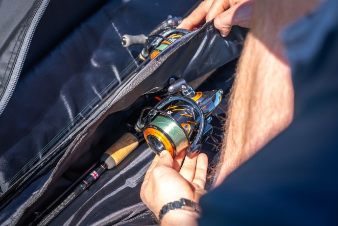 Pouzdro na 2 Pruty Guru Team Guru 2 Rod Holdall