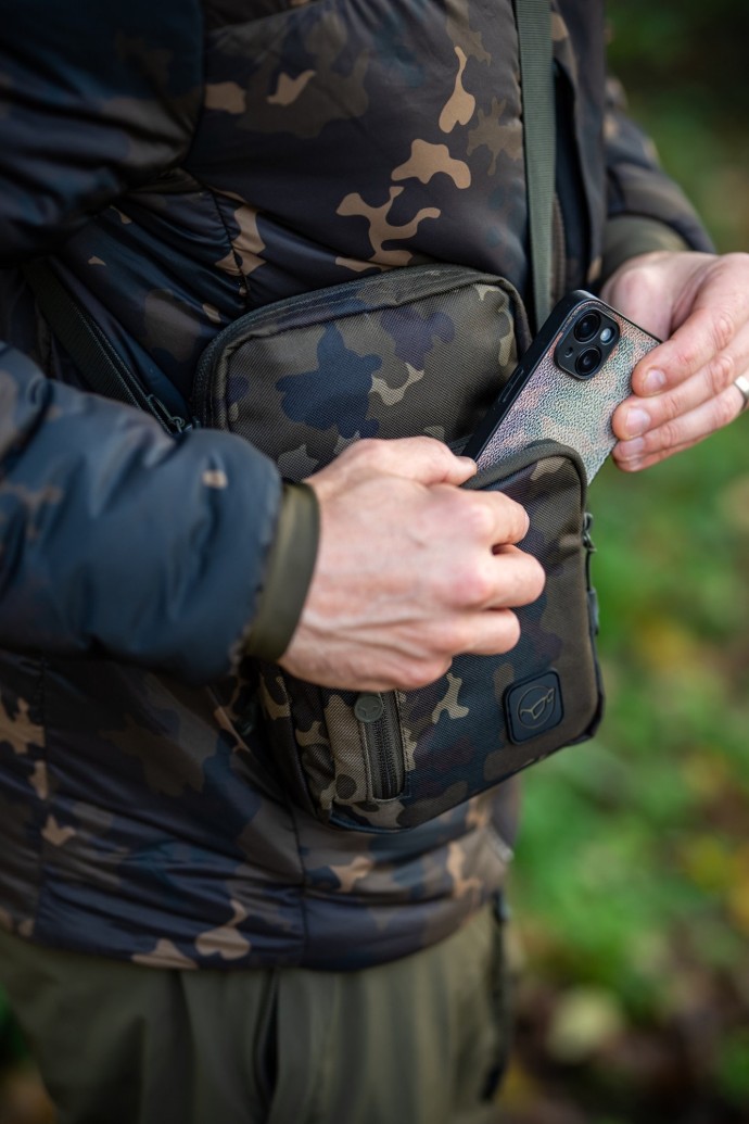 Pouzdro na Příslušenství Korda Essentials Pouch Dark Kamo