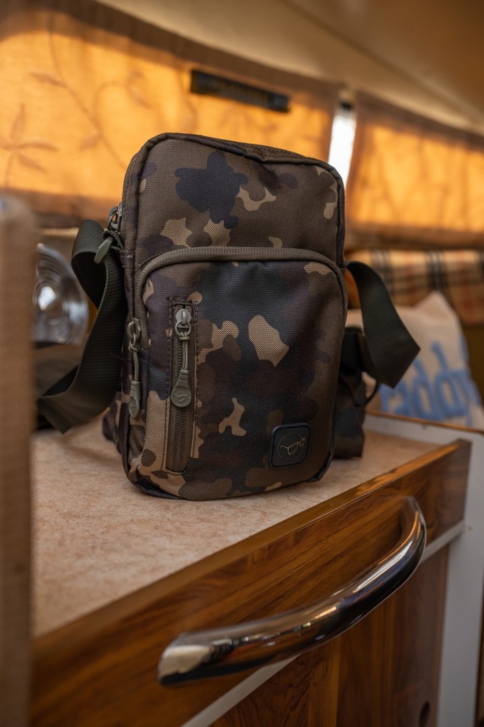 Pouzdro na Příslušenství Korda Essentials Pouch Dark Kamo