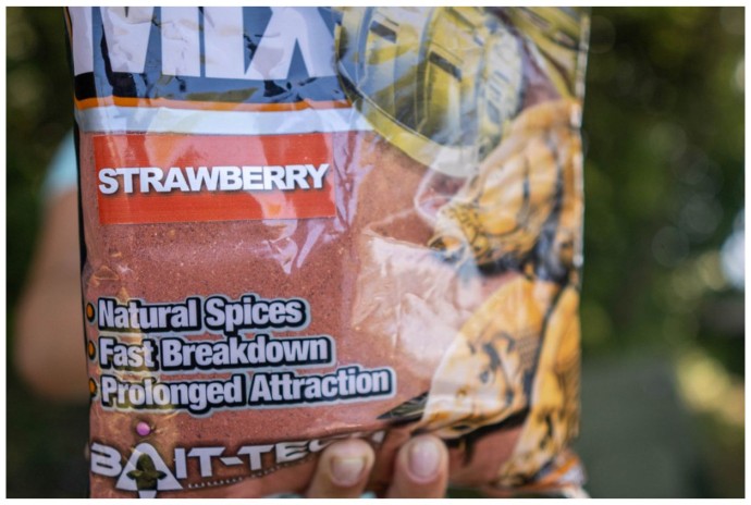 Primama Bait-Tech Super Method Mix Strawberry 2kg