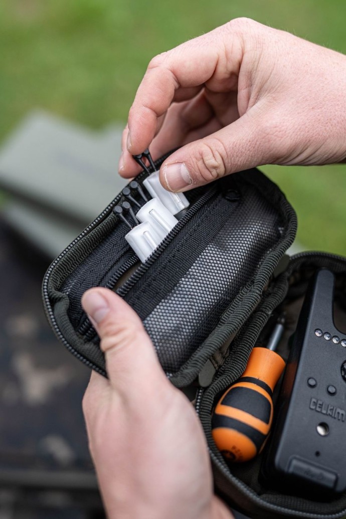 Puzdro na Príslušenstvo Korda Compac 70 Tackle Pouch Dark Kamo