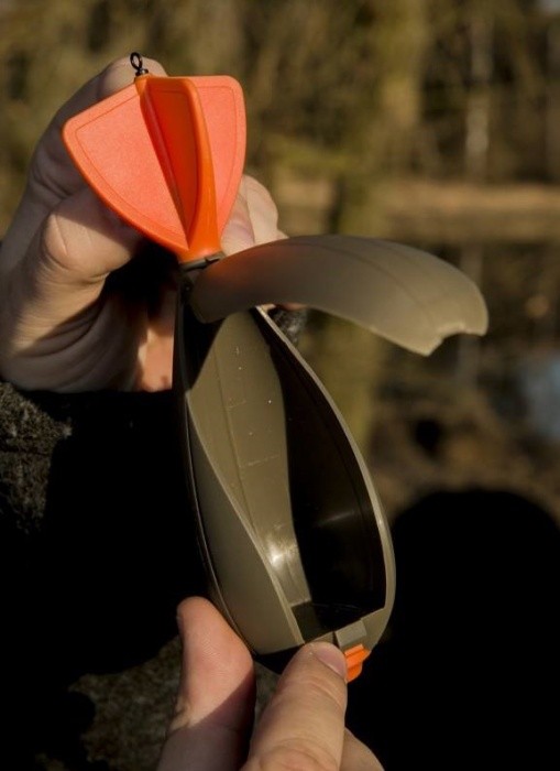 Raketa za hranjenje Fox Impact Spod Medium