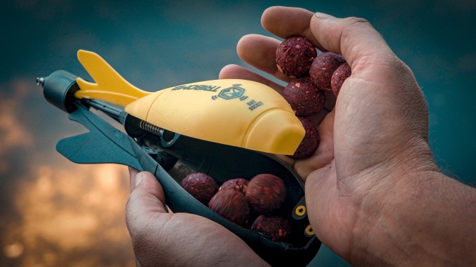 Raketa za hranjenje Mivardi Tribomb Bait Rocket