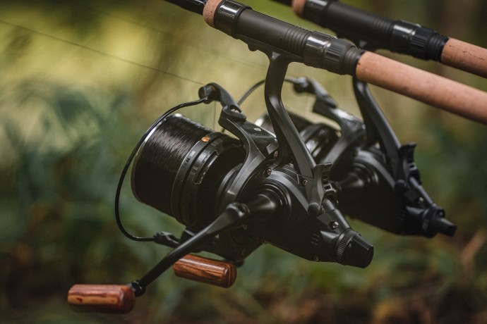 Rola Giants Fishing Deluxe Reel FS 9000 + Cívka 10000 Akcija 1+1