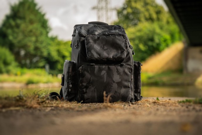 Ruksak Rage Camo Voyager Rucksack + 5x Plastična kutija