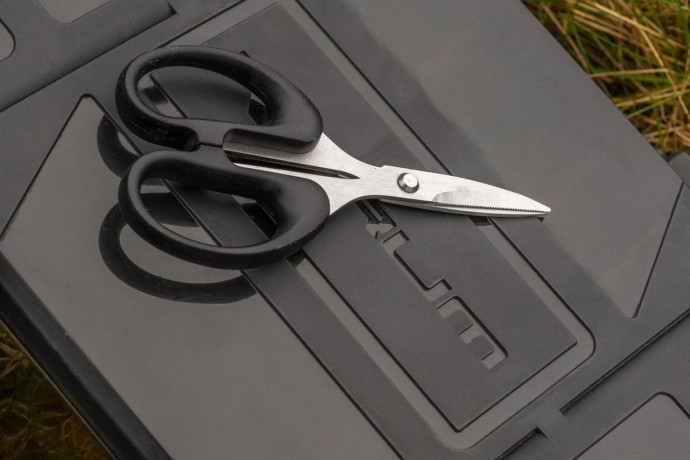 Set igala i škara Korum Baiting Tool & Scissor Set