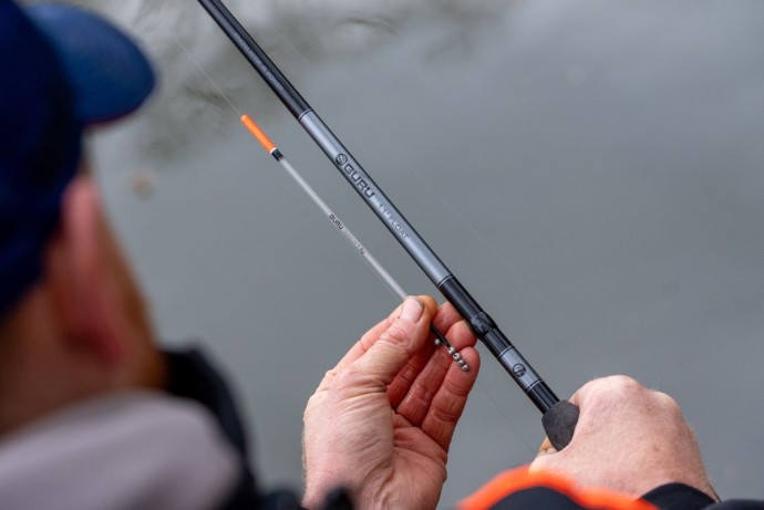 Set Prút a Navijak Guru Natural Waggler 11’ Float Rod & Reel Combo