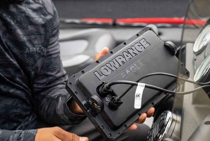 Sonar Lowrance Eagle 9 Sa Sondom Tripleshot HD + Baterija i Punjač BESPLATNO