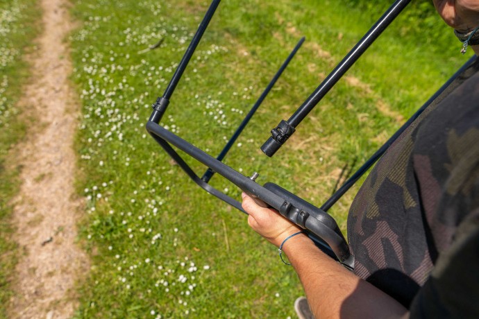 Stalak za kantu Avid Carp Bait Station Kit