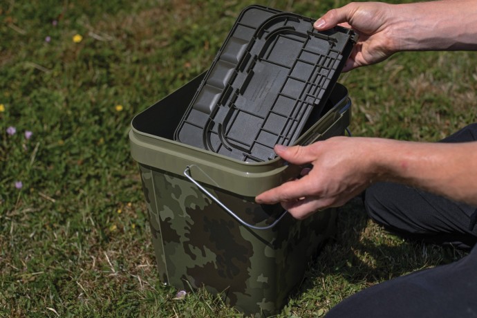 Stolić za kantu Korda Bucket Table