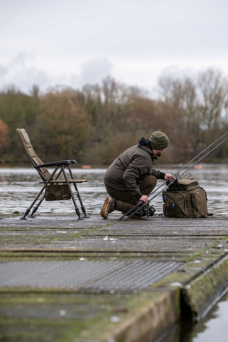 Stolica Avid Carp Revolve Armchair