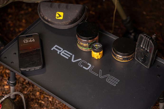 Stolička Avid Carp Revolve Bivvy Table