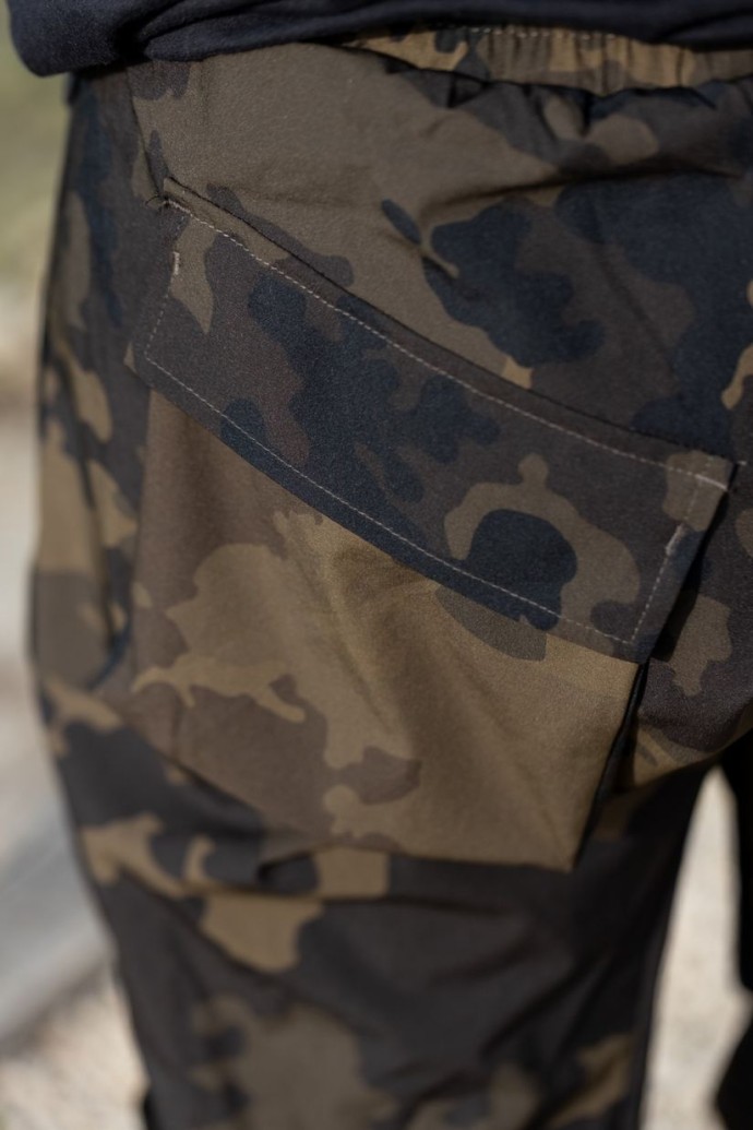 Tepláky Korda Ultralite Joggers Dark Kamo