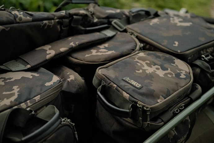 Torba za Buzz Bar Korda Compac Buzz Bar Bag Dark Camo