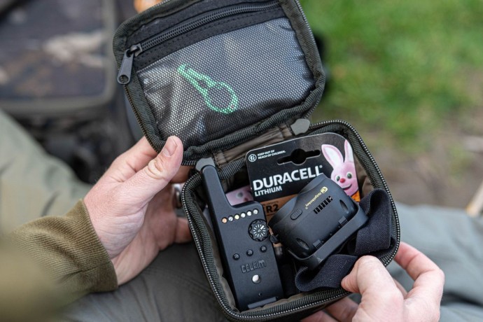 Torbica za pribor Korda Compac 100 Tackle Pouch Dark Kamo