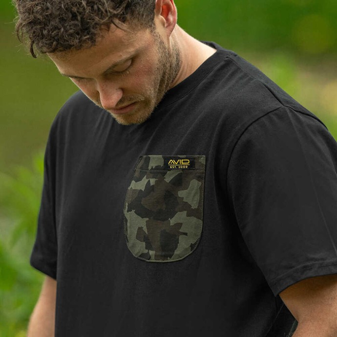 Tričko Avid Carp Cargo T-Shirt Crna Veličina M