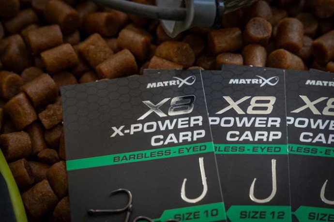 Udica Matrix X8 X-Power Carp Barbless - Eyed
