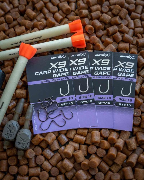Udica Matrix X9 Carp Wide Gape Barbless - Eyed