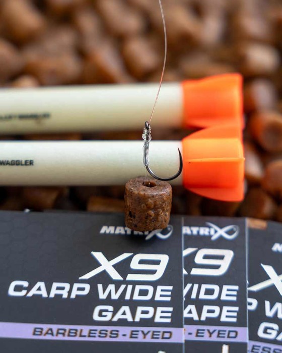 Udica Matrix X9 Carp Wide Gape Barbless - Eyed