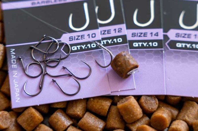 Udica Matrix X9 Carp Wide Gape Barbless - Eyed