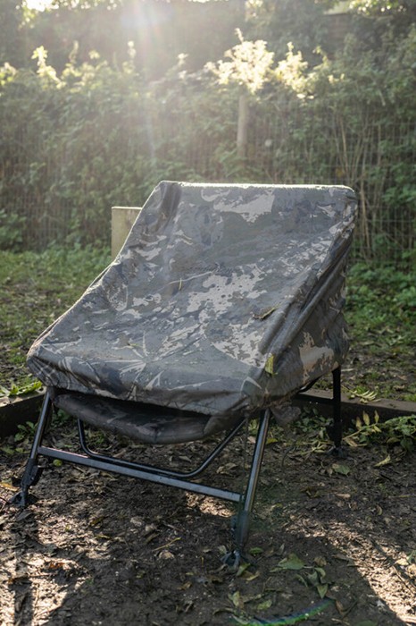 Vodootporna navlaka za stolicu Nash Indulgence Universal Waterproof Chair Cover Camo