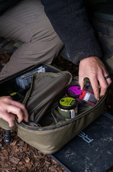 Vodootporna torbica Avid RVS Double-Sided Tackle Organiser