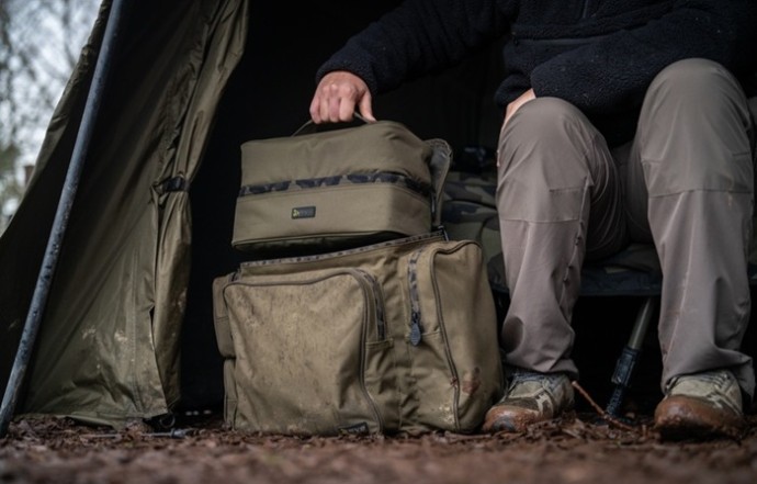 Vodootporna torbica Avid RVS Double-Sided Tackle Organiser