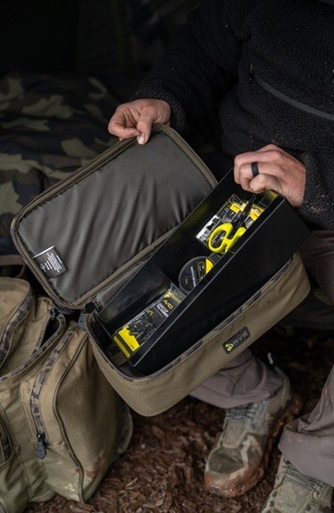 Vodootporna torbica Avid RVS Tackle Organiser
