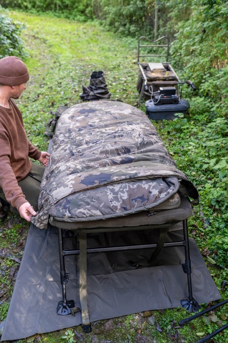 Vodootporni prekrivač za ležaljku Nash Indulgence Waterproof Bedchair Cover Camo