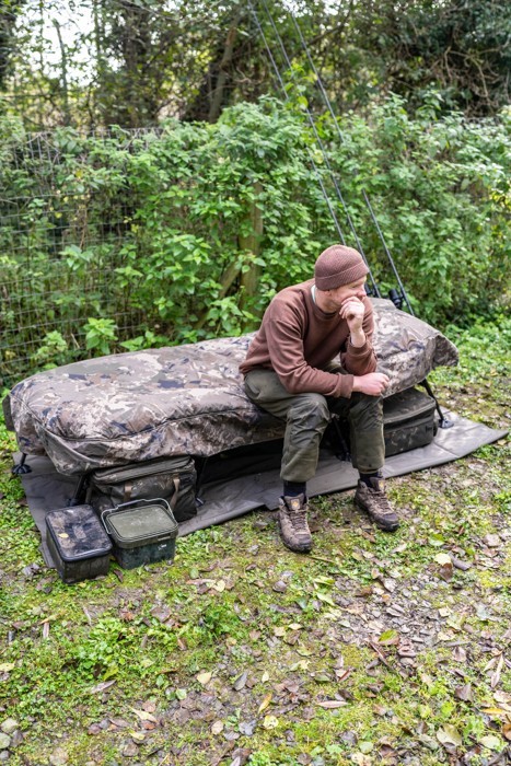 Vodootporni prekrivač za ležaljku Nash Indulgence Waterproof Bedchair Cover Camo