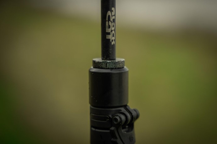 Vrtna Vilica Black Cat Drill Spike Bank Stick