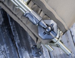 Lehátko a Spací Vak Avid Carp Benchmark Lite Memory Foam System