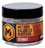 Vyvážené Boilies Mivardi Balanced Wafters 8mm 20gr Stinky
